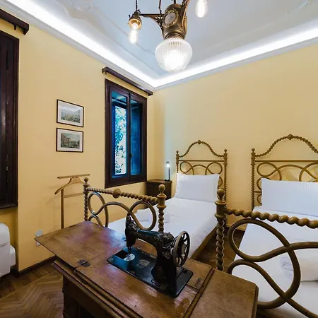 Antico Villino - Elegant With Parking Daire
