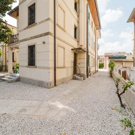 Antico Villino - Elegant With Parking